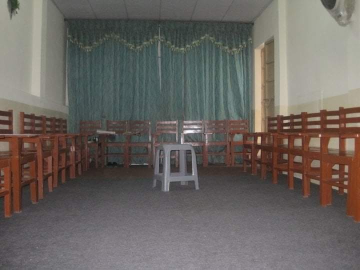 20 wooden Chairs