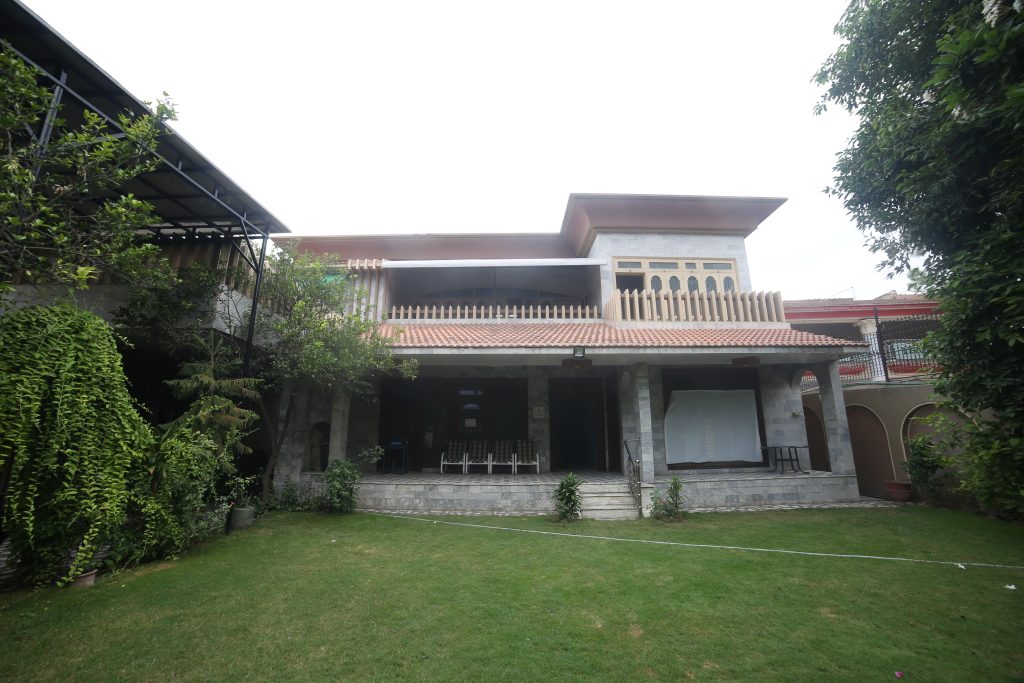 USECS women Campus